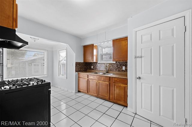 6244 Kendal Street, Dearborn, MI 48126