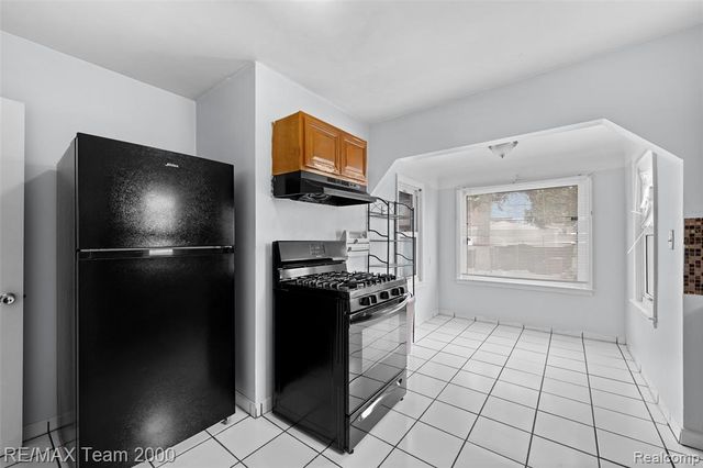 6244 Kendal Street, Dearborn, MI 48126