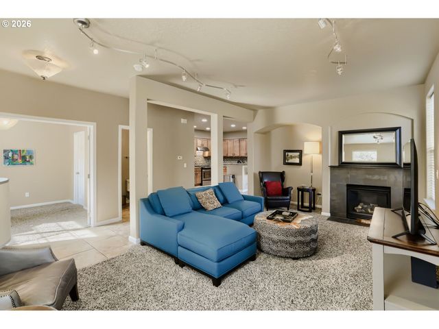 3710 Se SCARLET Pl, Hillsboro, OR 97123