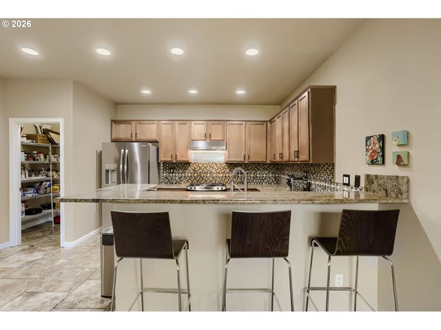 3710 Se SCARLET Pl, Hillsboro, OR 97123