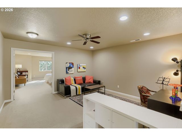 3710 Se SCARLET Pl, Hillsboro, OR 97123