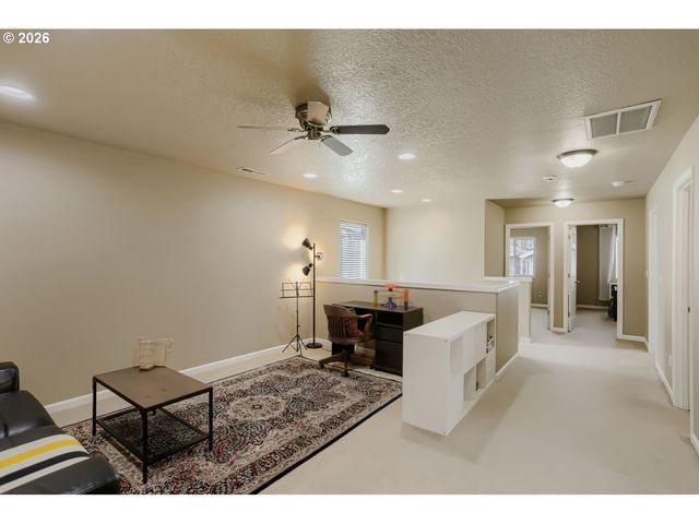 3710 Se SCARLET Pl, Hillsboro, OR 97123