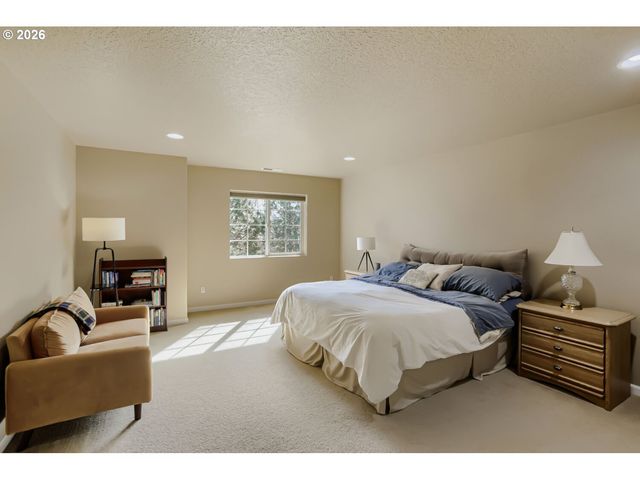 3710 Se SCARLET Pl, Hillsboro, OR 97123