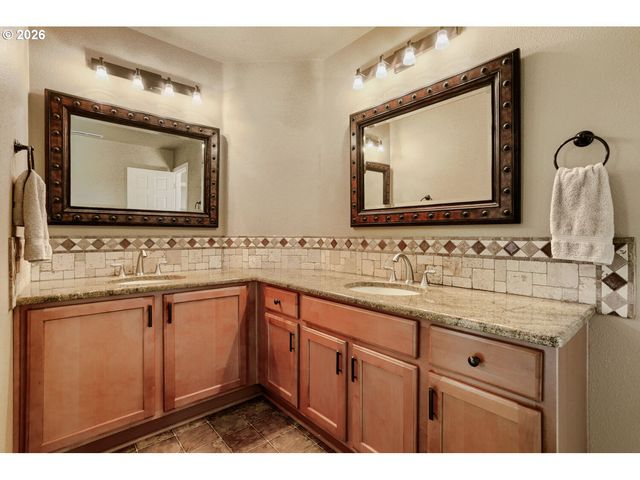 3710 Se SCARLET Pl, Hillsboro, OR 97123