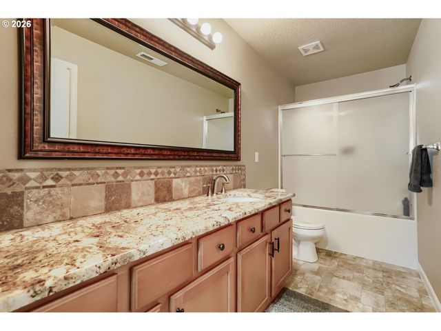 3710 Se SCARLET Pl, Hillsboro, OR 97123