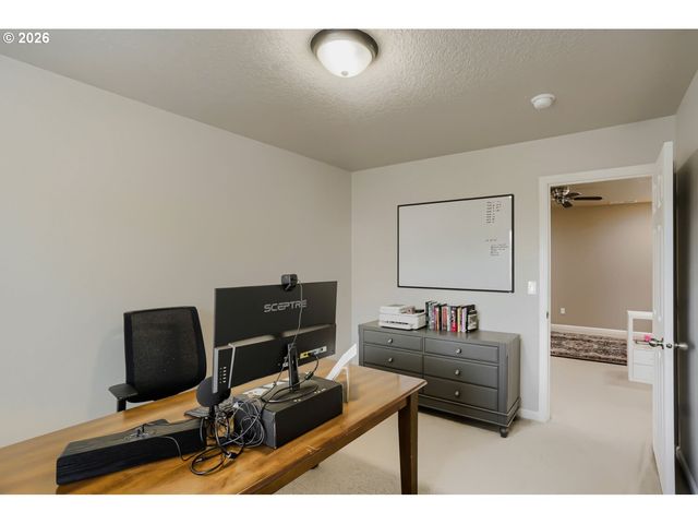 3710 Se SCARLET Pl, Hillsboro, OR 97123