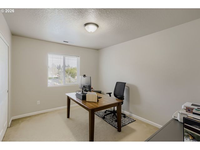 3710 Se SCARLET Pl, Hillsboro, OR 97123