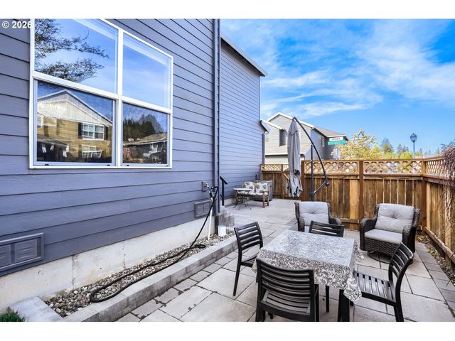 3710 Se SCARLET Pl, Hillsboro, OR 97123