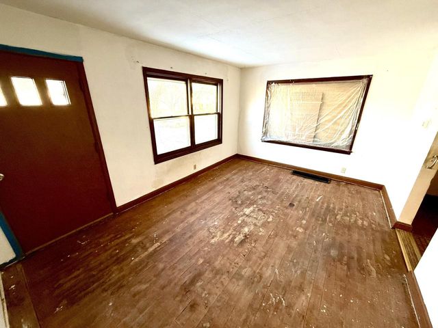 5929 N 70th STREET, Milwaukee, WI 53218