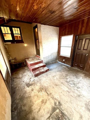 5929 N 70th STREET, Milwaukee, WI 53218