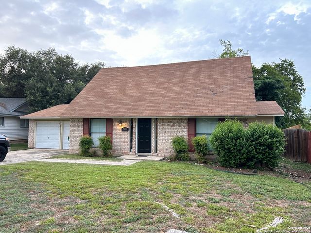 7833 grass hollow, Live Oak, TX 78233
