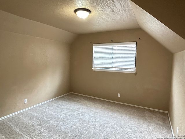 7833 grass hollow, Live Oak, TX 78233