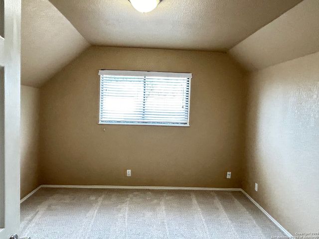7833 grass hollow, Live Oak, TX 78233
