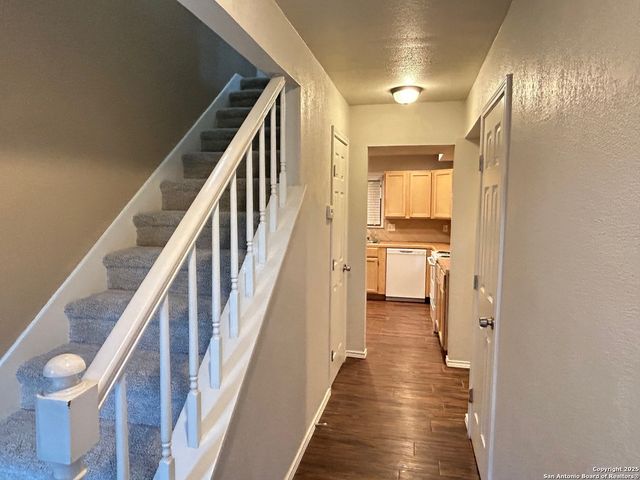 7833 grass hollow, Live Oak, TX 78233