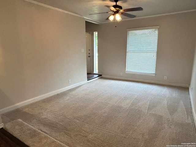 7833 grass hollow, Live Oak, TX 78233