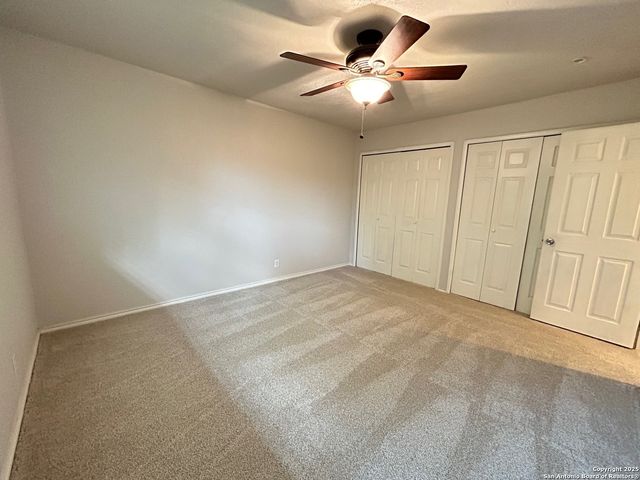 7833 grass hollow, Live Oak, TX 78233