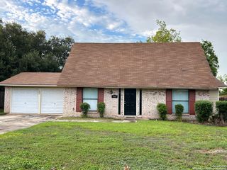 7833 grass hollow, Live Oak, TX 78233