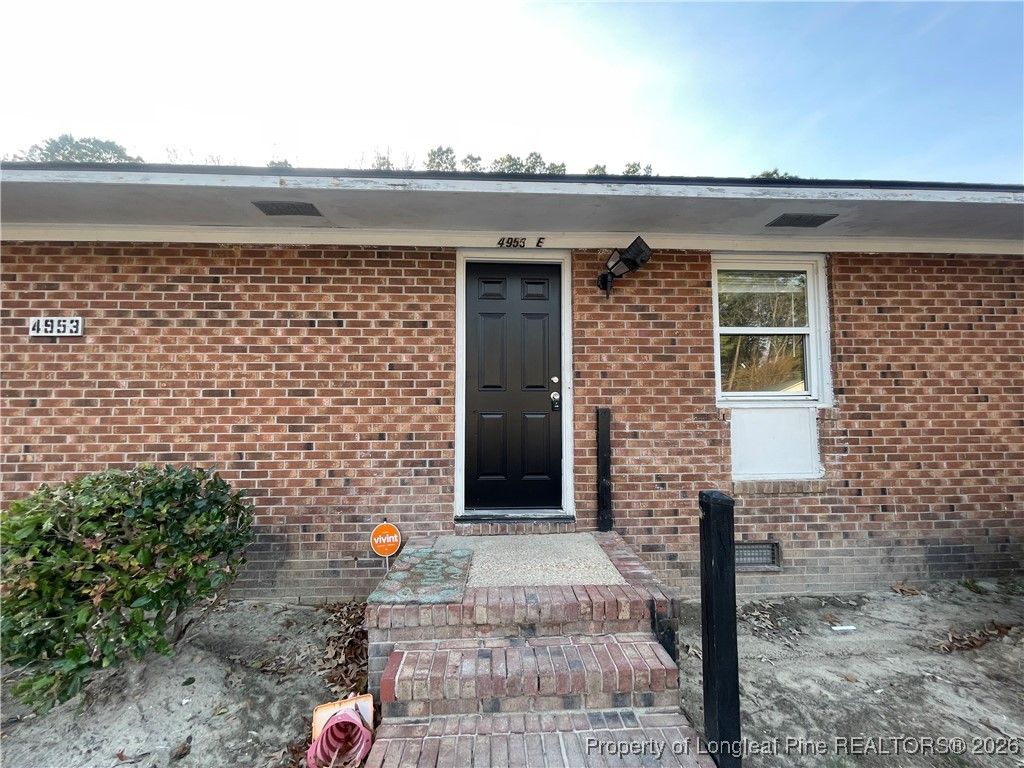 4953 Fieldcrest Road E, Fayetteville, NC 28303