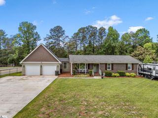 232 Pine Grove Circle, Chesnee, SC 29323