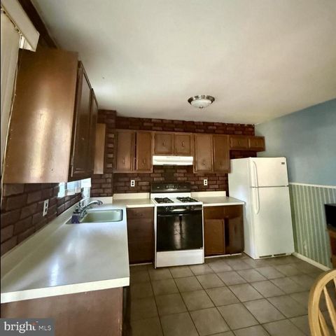 816 OAK ST, Lakehurst, NJ 08733