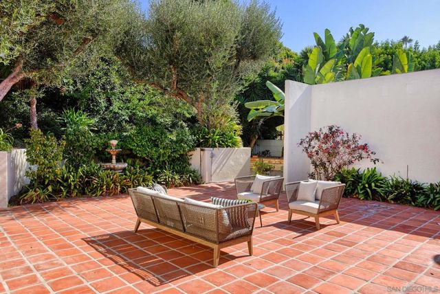 7363 Fairway Rd, La Jolla, CA 92037