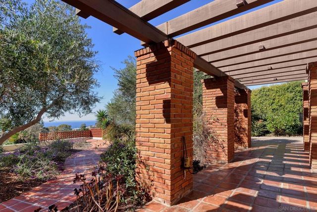 7363 Fairway Rd, La Jolla, CA 92037