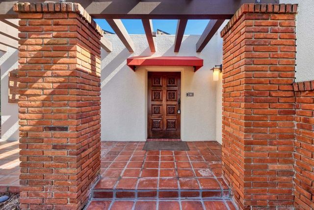 7363 Fairway Rd, La Jolla, CA 92037