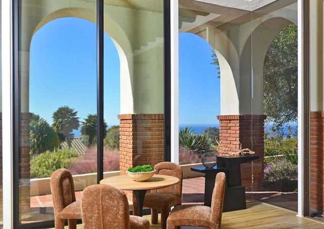 7363 Fairway Rd, La Jolla, CA 92037