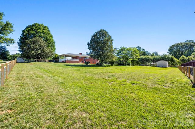 202 Museum Road, Statesville, NC 28625