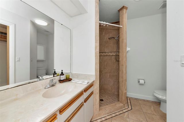 5176 CEDAR HAMMOCK LANE, Sarasota, FL 34232