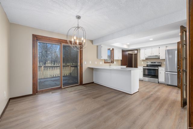 4920 W Cook Road, Fort Wayne, IN 46818