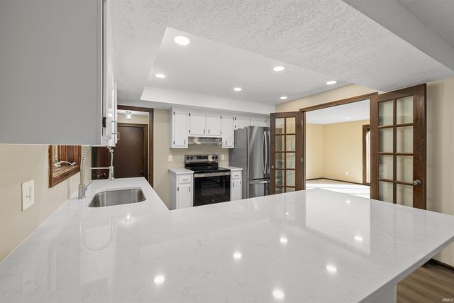 4920 W Cook Road, Fort Wayne, IN 46818