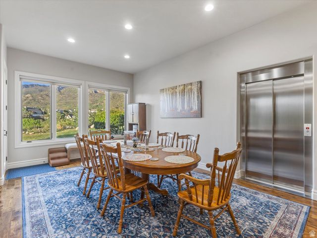 3077 E SCENIC VALLEY LN, Sandy, UT 84092