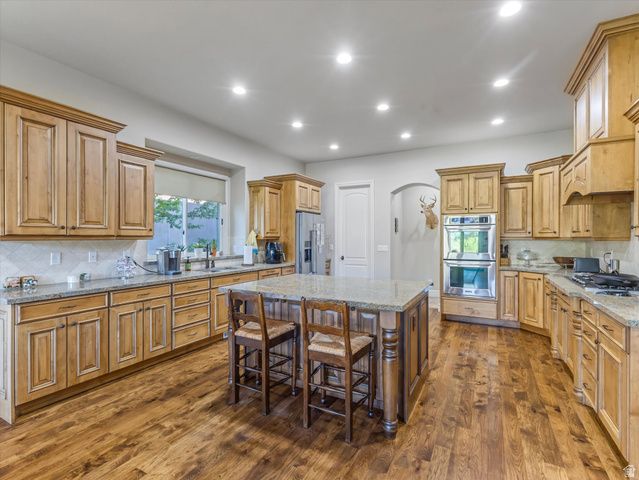 3077 E SCENIC VALLEY LN, Sandy, UT 84092