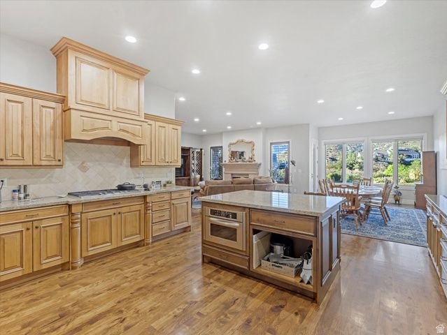 3077 E SCENIC VALLEY LN, Sandy, UT 84092