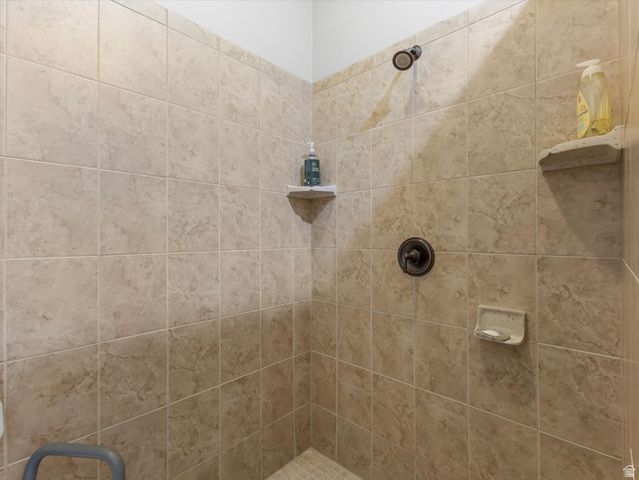 3077 E SCENIC VALLEY LN, Sandy, UT 84092