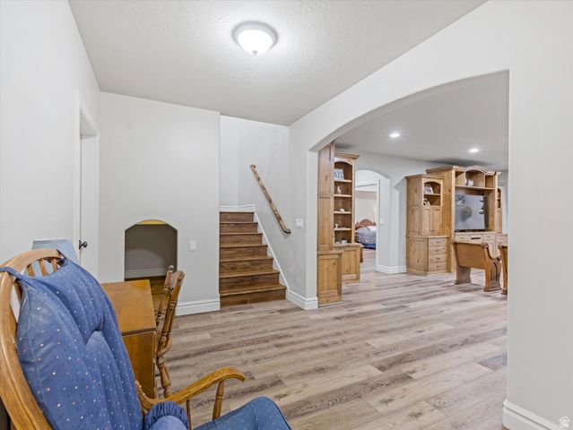 3077 E SCENIC VALLEY LN, Sandy, UT 84092
