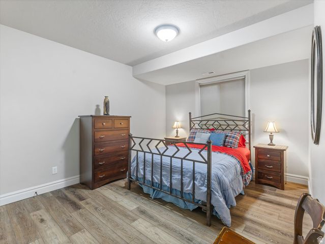 3077 E SCENIC VALLEY LN, Sandy, UT 84092