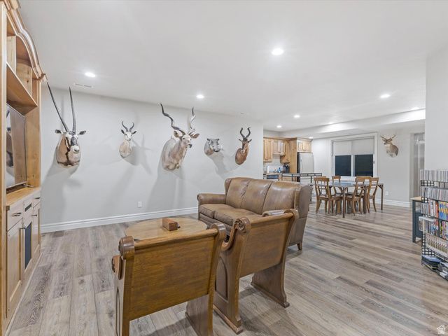 3077 E SCENIC VALLEY LN, Sandy, UT 84092