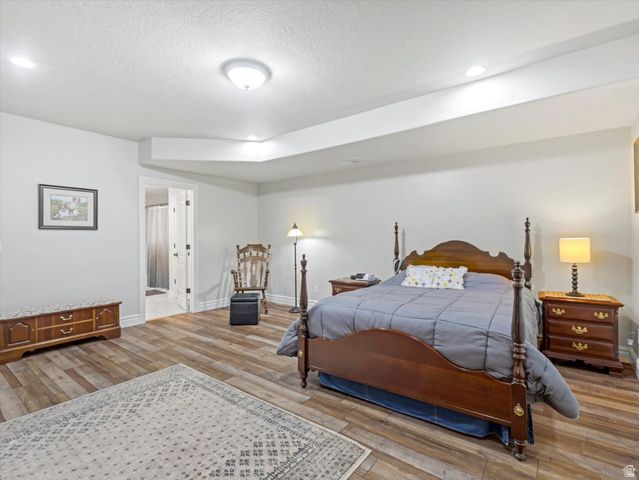 3077 E SCENIC VALLEY LN, Sandy, UT 84092