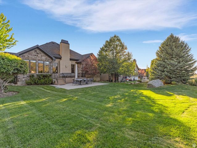 3077 E SCENIC VALLEY LN, Sandy, UT 84092