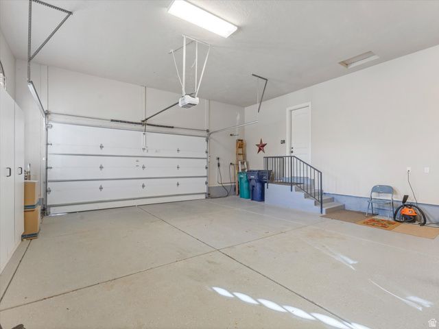 3077 E SCENIC VALLEY LN, Sandy, UT 84092