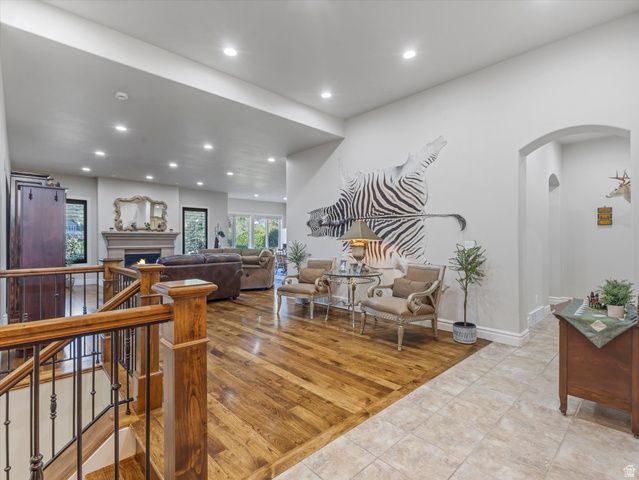 3077 E SCENIC VALLEY LN, Sandy, UT 84092