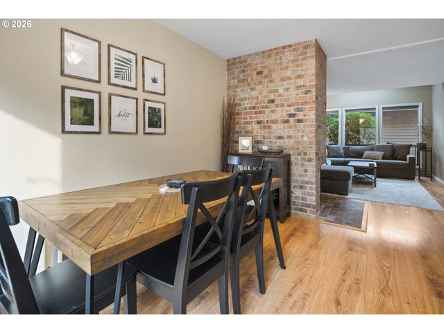 7949 Sw CONNEMARA Ter, Beaverton, OR 97008