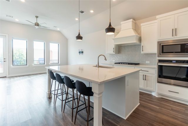 2348 Rook Drive, Dallas, TX 75211