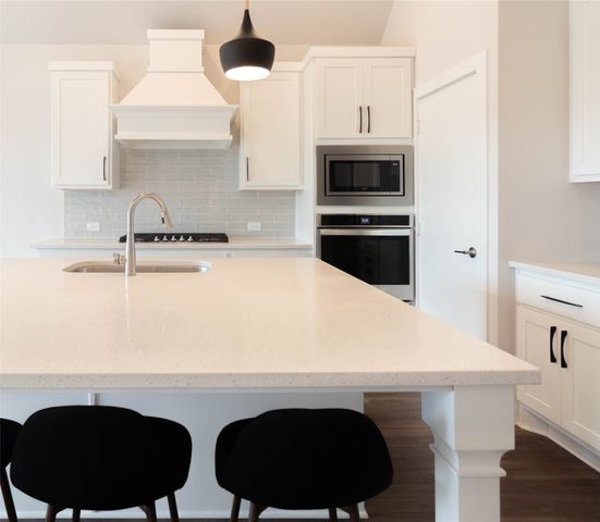 2348 Rook Drive, Dallas, TX 75211