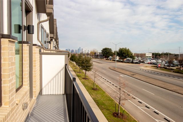 2348 Rook Drive, Dallas, TX 75211