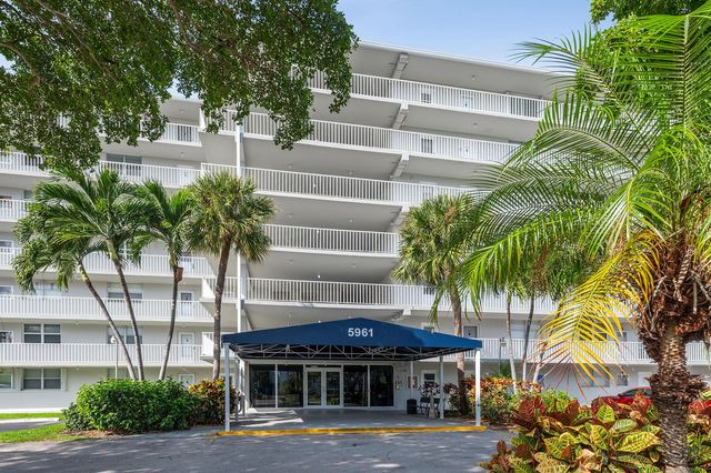 5961 NW 2nd Avenue 304, Boca Raton, FL 33487