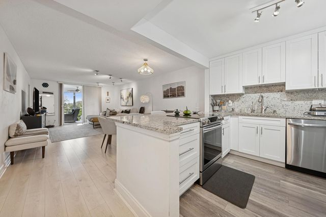 5961 NW 2nd Avenue 304, Boca Raton, FL 33487