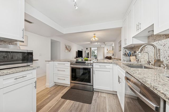 5961 NW 2nd Avenue 304, Boca Raton, FL 33487